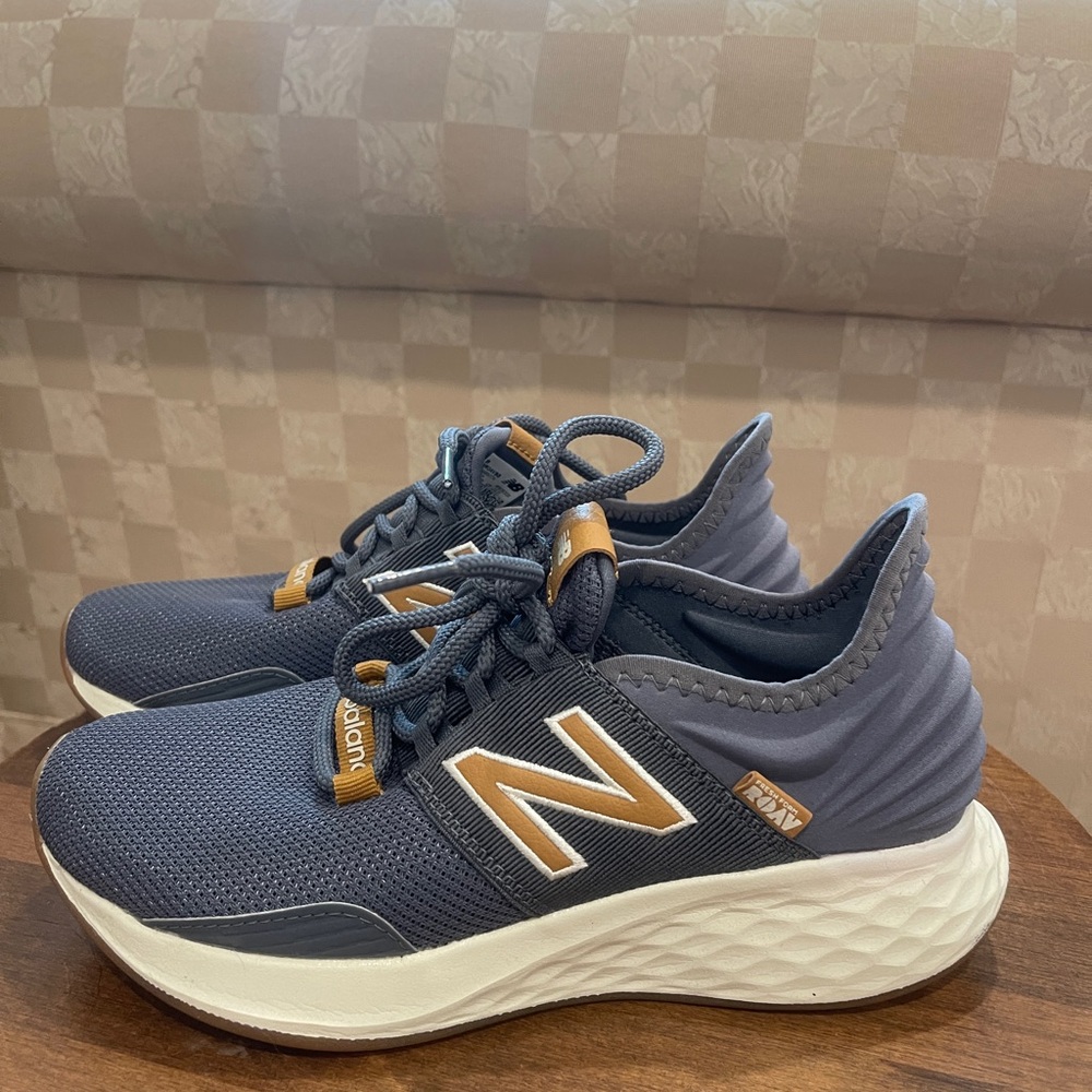 New Balance Fresh Foam Roav Women’s Size 7.5